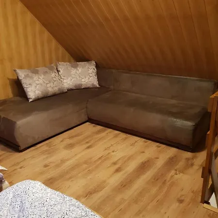 Chatka Julki * Goszow